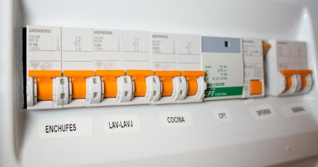 Subestacin elctrica de alta y media tensin